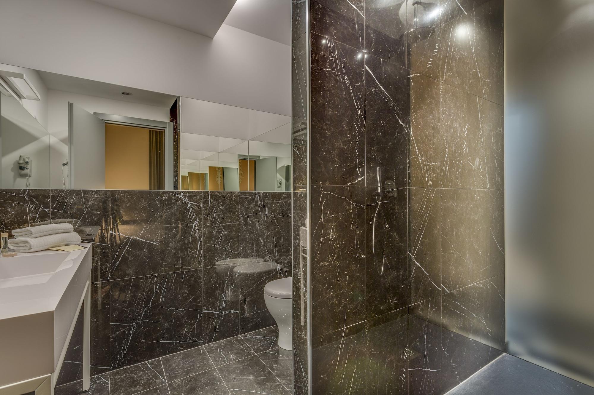 Otivm Hotel Roma Esterno foto